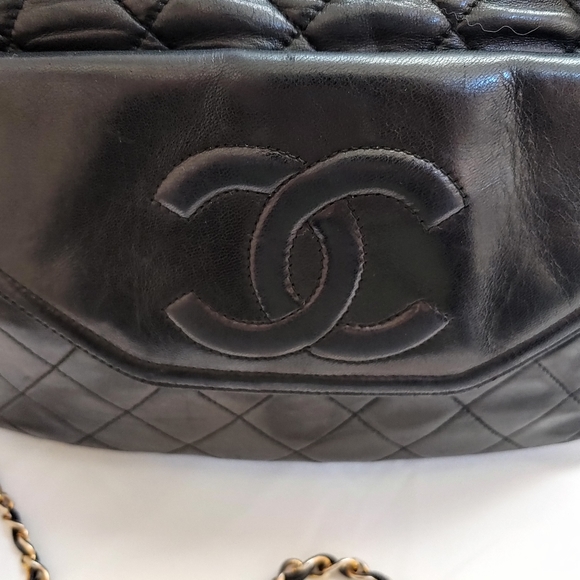 CHANEL Handbags - 90's Chanel Purse